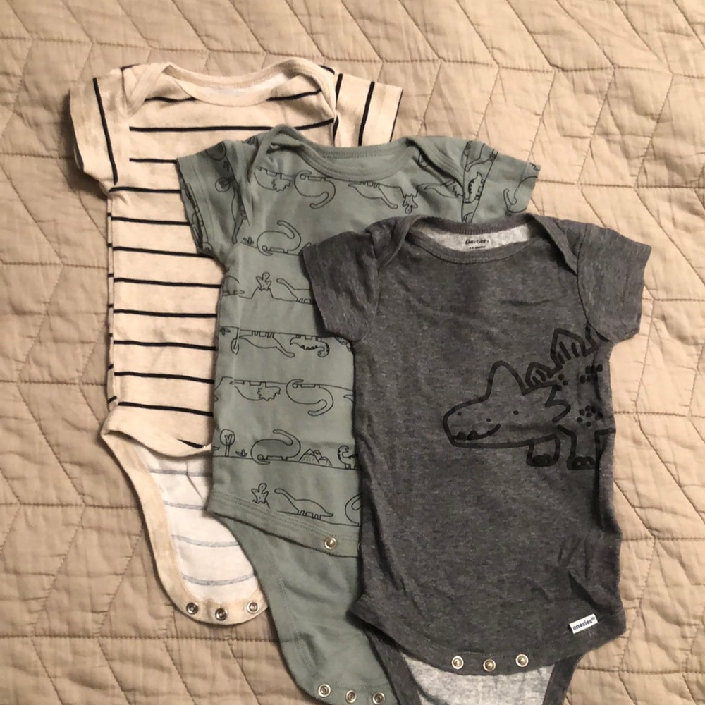 Set of 3 Carter’s Onesies- size 6-9 mo